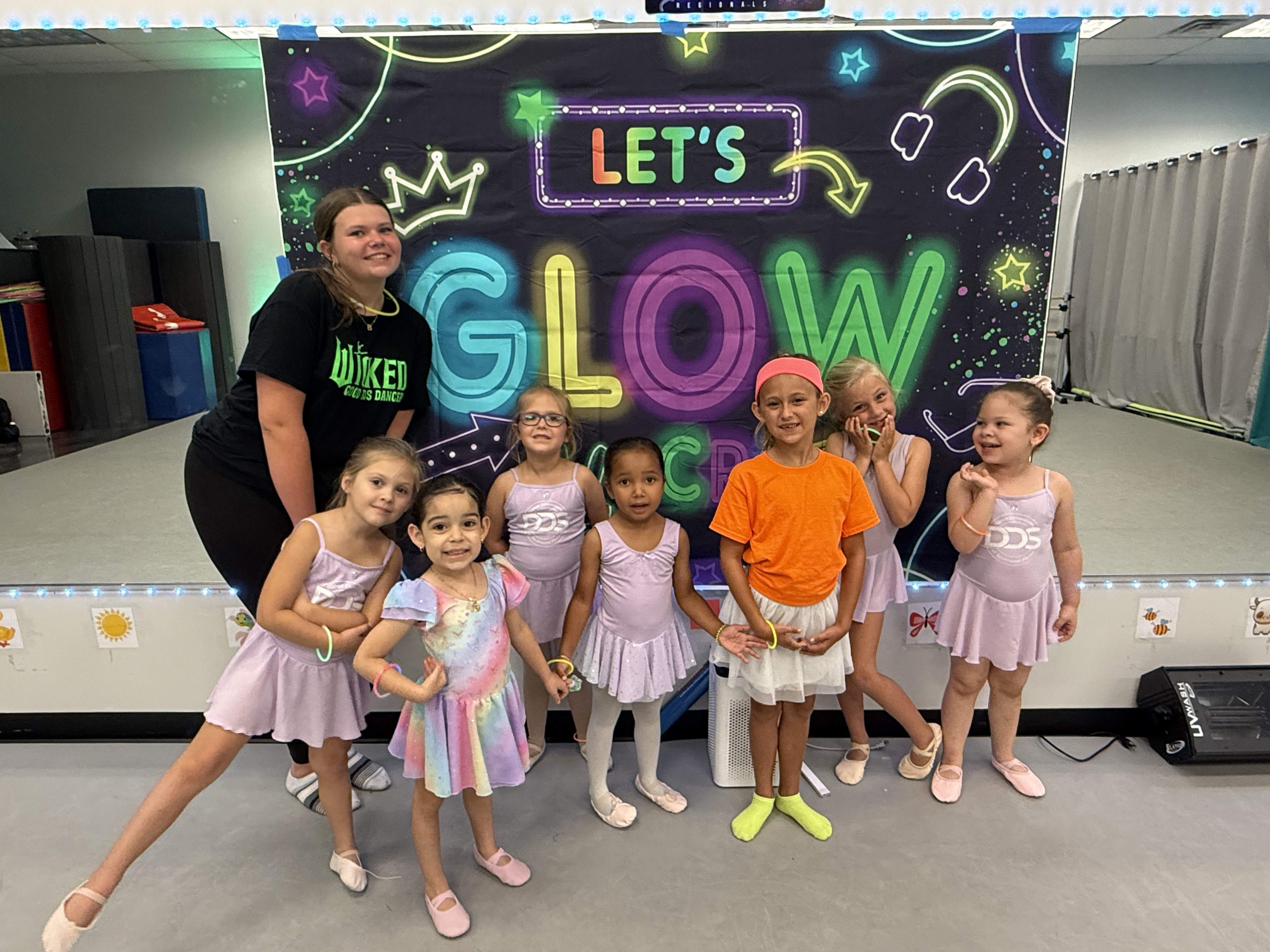 Kinder dancers in class